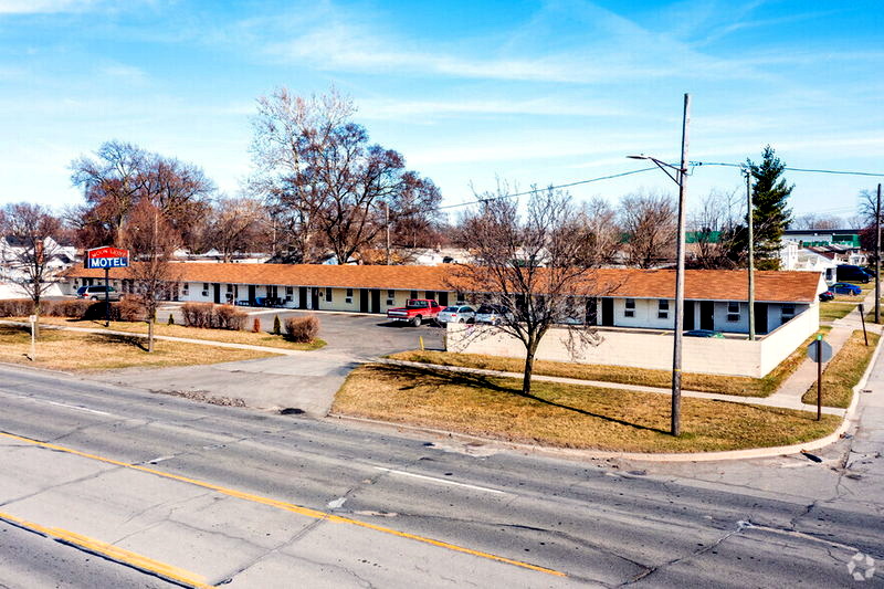 Moonlight Motel - Loopnet Photo (newer photo)